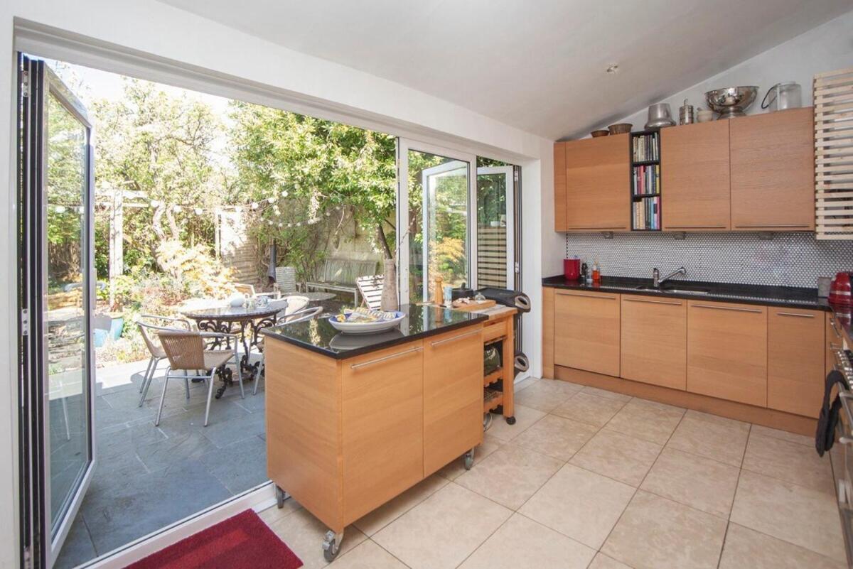 ※ Relaxing Home- Parking & Gorgeous Gardens Bath Esterno foto